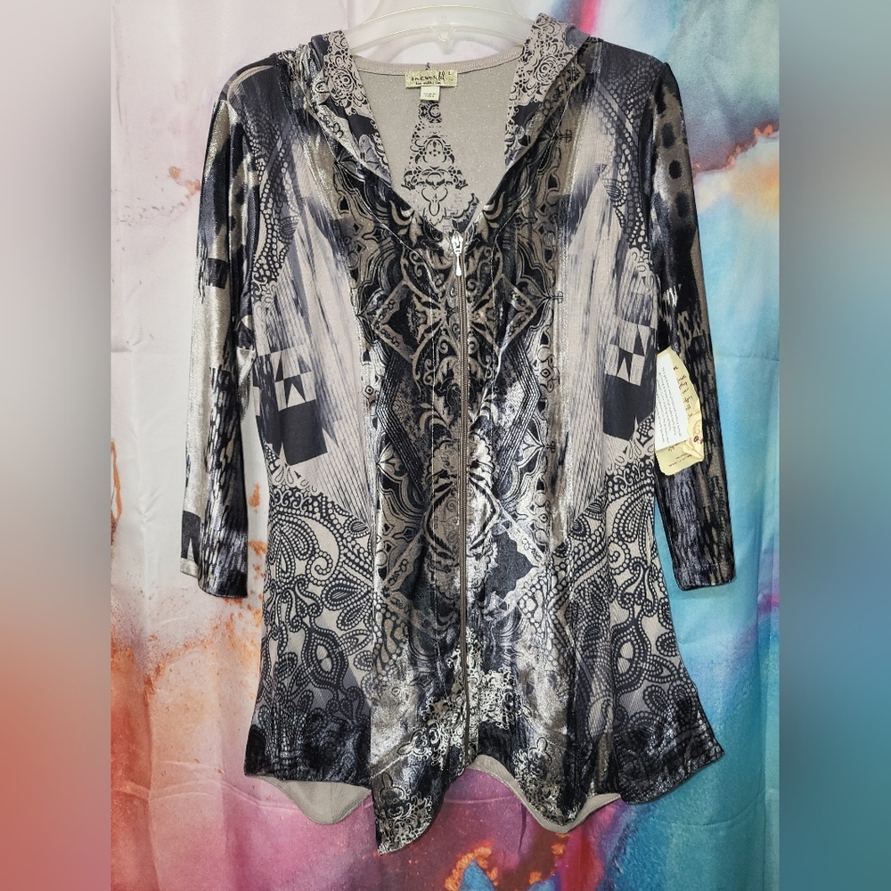 One World Live and Let Live size Large Tuepe/Black